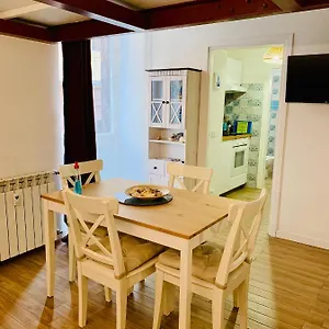  Apartment Maelle Trastevere Italy